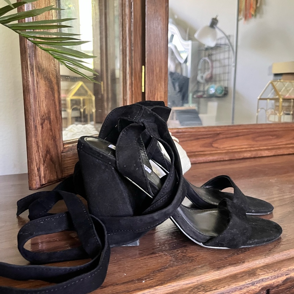 Steve Madden Wrap-around Black Women's heeled Sandals